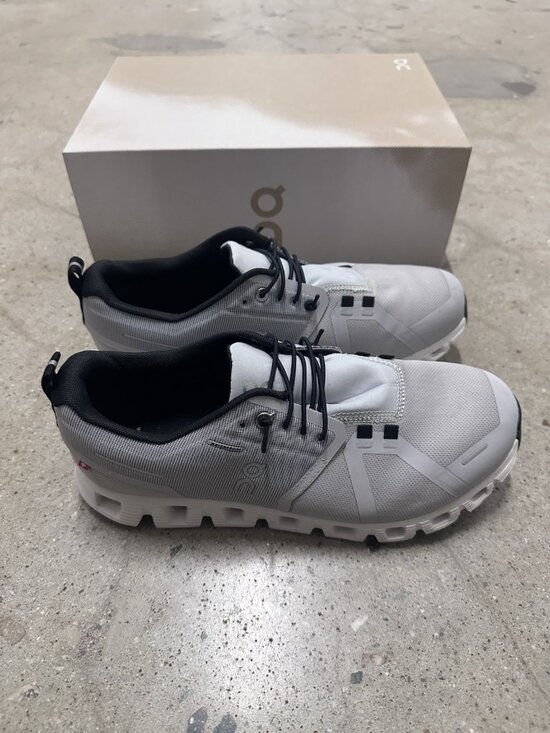 On Other - On Cloud 5 Waterproof Sneakers Glacier & White